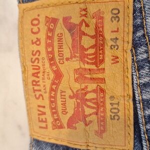 Levi's 501 Button Fly Blue Straight Leg Jeans Iconic‎ Style 34 X 30 Medium Wash